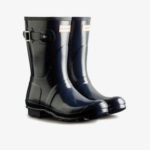 Short gloss boot